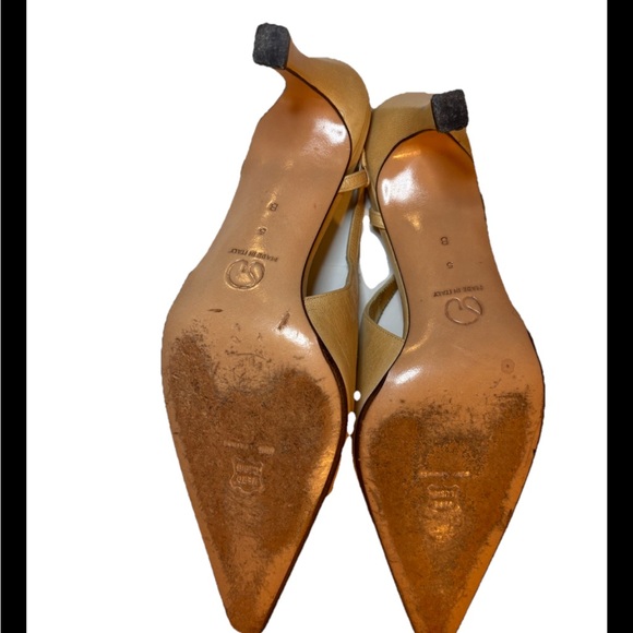 St John VTG Sling Back Heel, Low Rise, Kitten Heel, Yellow Cream Leather, Size 5 - Picture 2 of 5